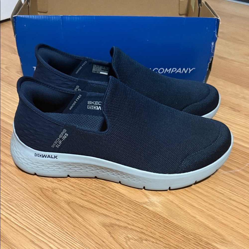 Skechers Men's Dark Blue Slip-On Loafers size 12 NEW With Box